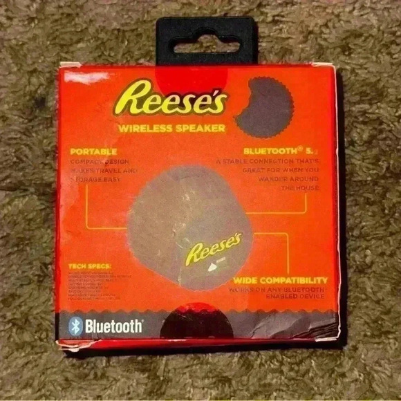NWT - Reese’s Wireless Bluetooth Speaker Round Chocolate Design - Picture 2 of 4